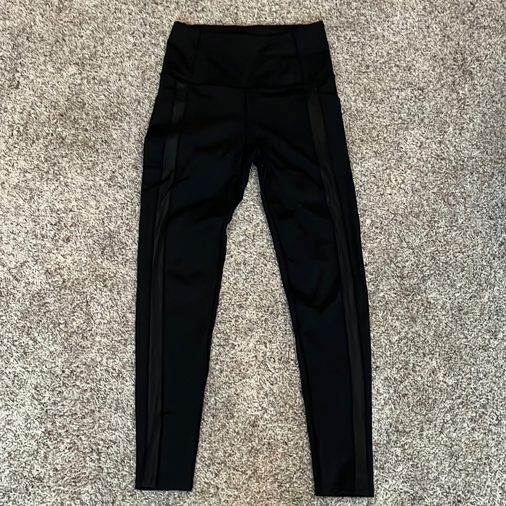 Laundry by Shelli Segal High wasted leggings with stripe